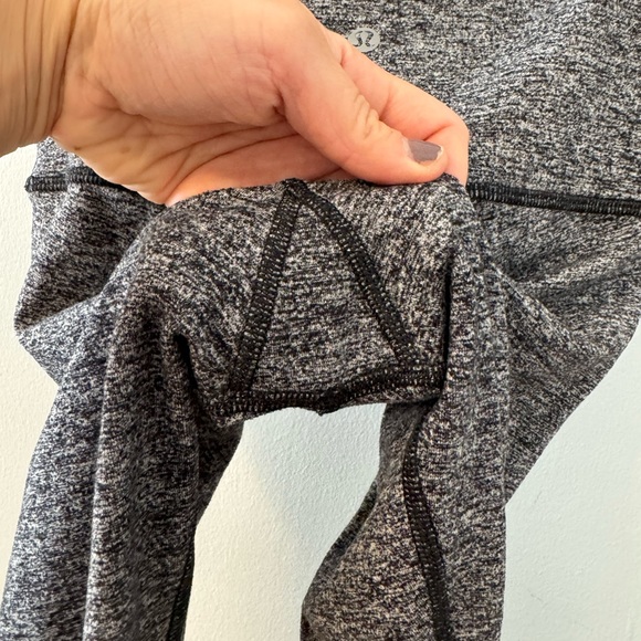Lululemon Wunder Under High Rise Crop *23 w/luon fabric in heather - size 4 - Picture 12 of 13